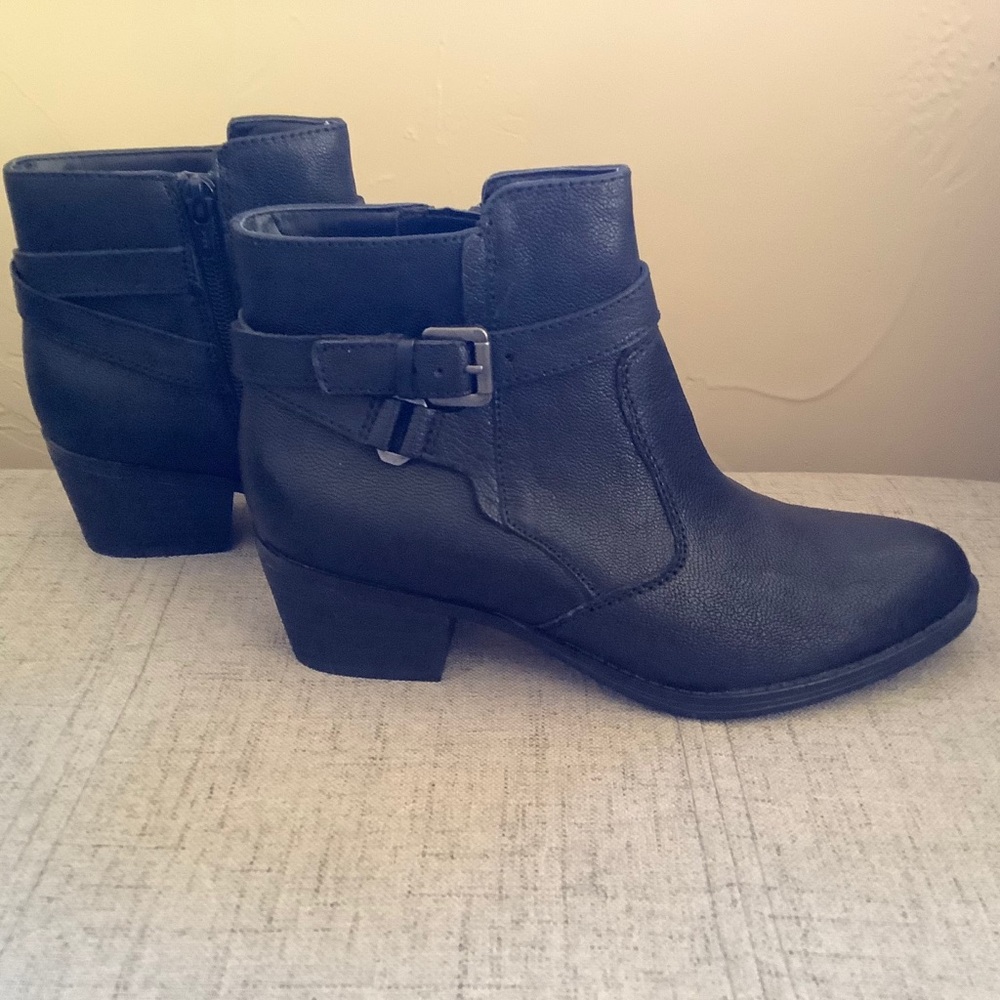 New Without Tags Naturalizer Black Boots!